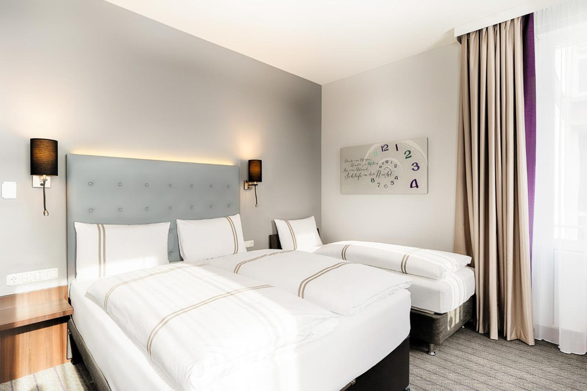 Premier Ost Hotel 3*